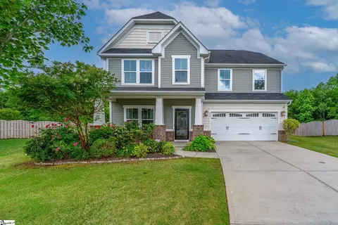 425 Sandusky Ln, Simpsonville, SC 29680