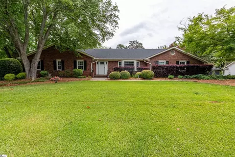 7 Coventry Rd, Greenville, SC 29615