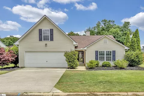 4 Raleigh Ct, Simpsonville, SC 29681