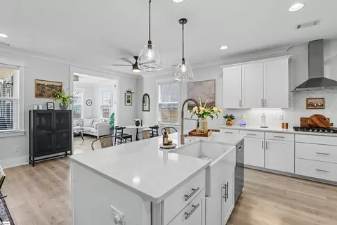 Kitchen - 563 Backacre Ct, Greer, SC 29651 photo 4 of 4