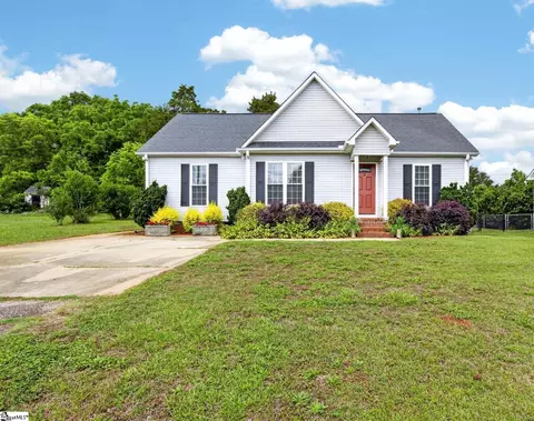 11 Rison Rd, Greenville, SC 29611
