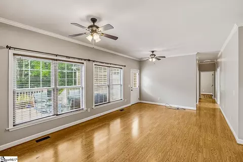 Living - 445 Albatross Rd, Easley, SC 29640 photo 2 of 3