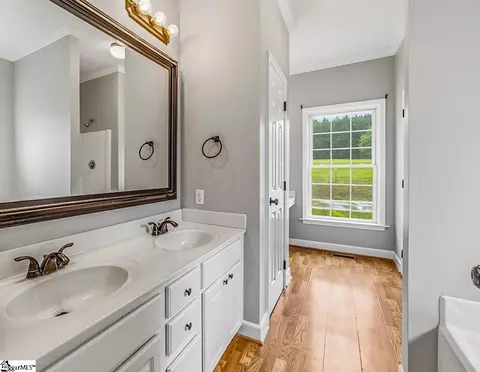 Bath - 445 Albatross Rd, Easley, SC 29640 photo 3 of 5