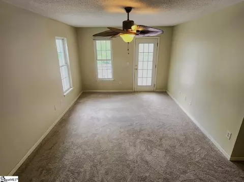 Living - 328 Springfield Cir, Easley, SC 29642 photo 7 of 7