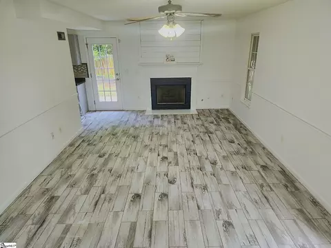 Living - 328 Springfield Cir, Easley, SC 29642 photo 3 of 7