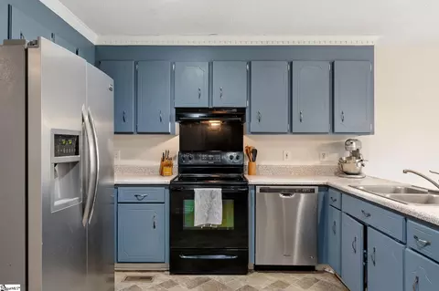 Kitchen - 159 Plantation Dr, Easley, SC 29642 photo 2 of 3