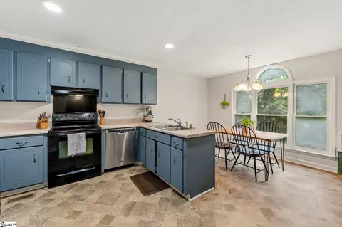 Kitchen - 159 Plantation Dr, Easley, SC 29642 photo 3 of 3