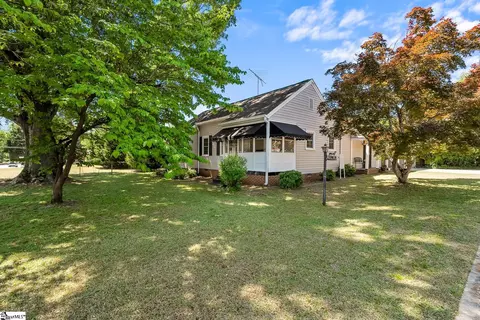 2615 E North Ave, Anderson, SC 29625