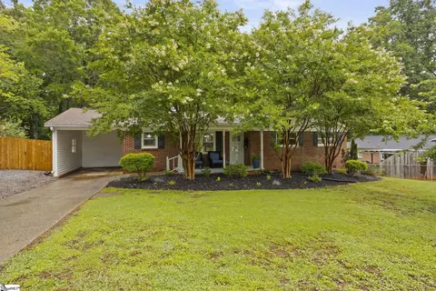 11 Ardmore Dr, Taylors, SC 29687