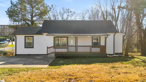 320 Carney St, Drayton, SC 29333