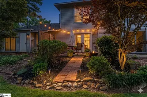 10 Bear Grass Ct, Greenville, SC 29605