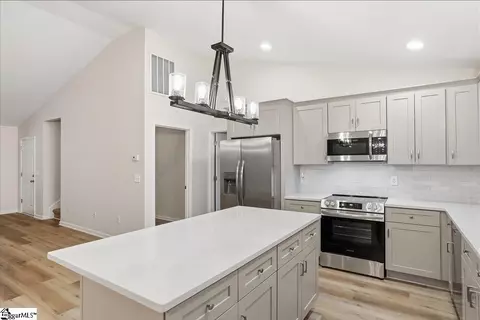 Kitchen - 2222 Wright Dr, Greer, SC 29651 photo 4 of 4
