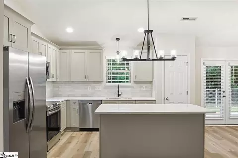 Kitchen - 2222 Wright Dr, Greer, SC 29651 photo 2 of 4