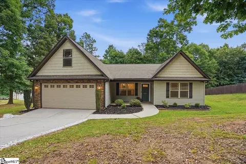 2222 Wright Dr, Greer, SC 29651
