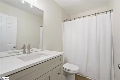 Bath - 2222 Wright Dr, Greer, SC 29651 photo 3 of 3