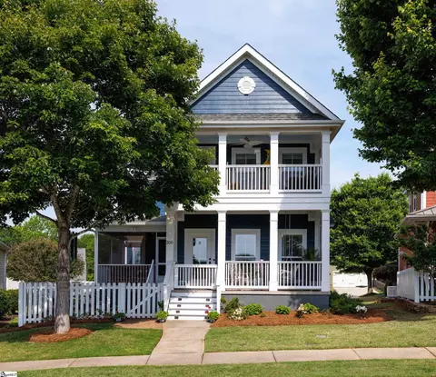 206 Ridenour Ave, Greenville, SC 29617