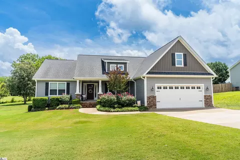 105 Millstone Dr, Campobello, SC 29322