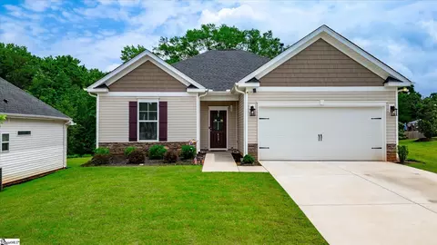 408 Oakton Dr, Greer, SC 29651