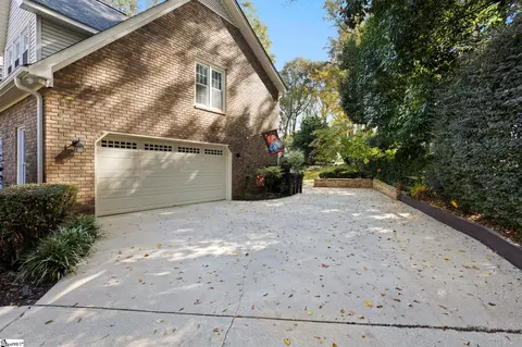 Exterior - 805 E Silverleaf St, Greer, SC 29650 photo 8 of 8
