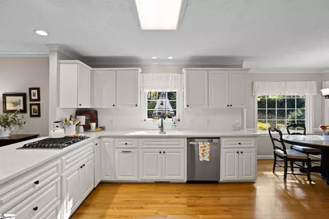 Kitchen - 805 E Silverleaf St, Greer, SC 29650 photo 2 of 3