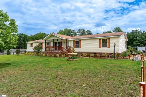 115 L C Dr, Laurens, SC 29360