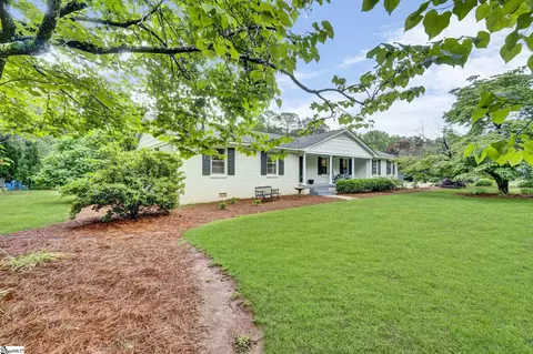 207 Fair Pl, Clinton, SC 29325