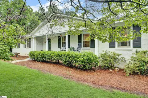 207 Fair Pl, Clinton, SC 29325
