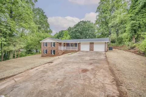 210 Knollview Dr, Greenville, SC 29611