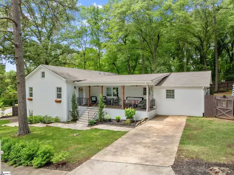 2 Prancer Ave, Greenville, SC 29605