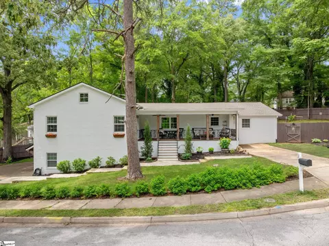 2 Prancer Ave, Greenville, SC 29605