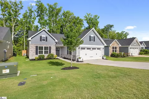 161 Southwell St, Woodruff, SC 29388
