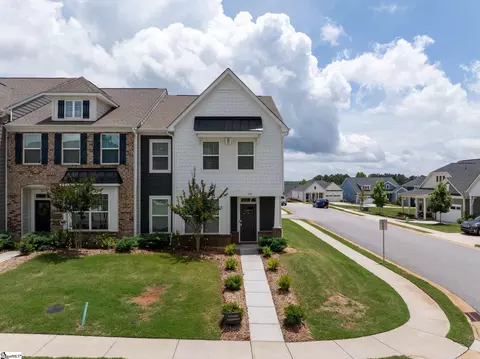323 Novelty Dr, Greer, SC 29651