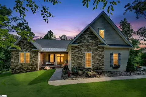 547 Lawrence Bridge Rd, Seneca, SC 29672