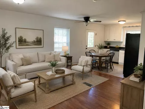 Living - 274 Circle Dr, Pendleton, SC 29670 photo 1 of 2