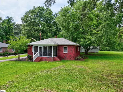 102 Graham St, Honea Path, SC 29654