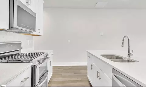 Kitchen - 109 Ted Dr, Mauldin, SC 29662 photo 2 of 2