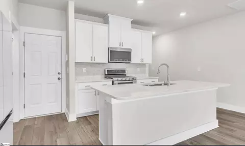 Kitchen - 109 Ted Dr, Mauldin, SC 29662 photo 1 of 2