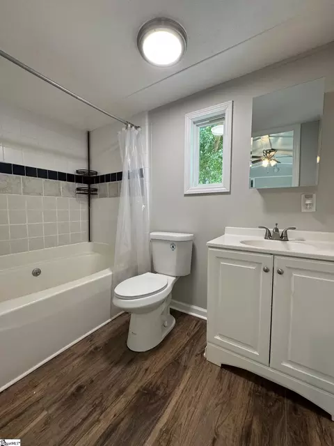 425 Cox Rd, Greer, SC 29651 photo 11