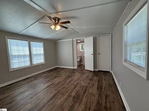 425 Cox Rd, Greer, SC 29651 photo 9