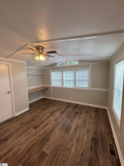 425 Cox Rd, Greer, SC 29651 photo 5