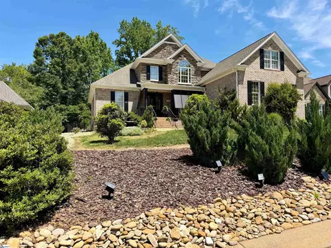 105 Breeds Hill Rd, Greer, SC 29650