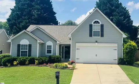 106 Stockbridge Dr, Greer, SC 29650