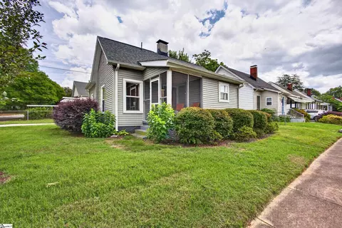 46 Hutchins St, Greenville, SC 29605