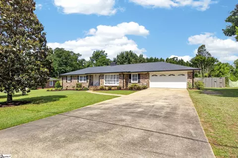 Exterior - 222 Devon Dr, Mauldin, SC 29662 photo 2 of 7