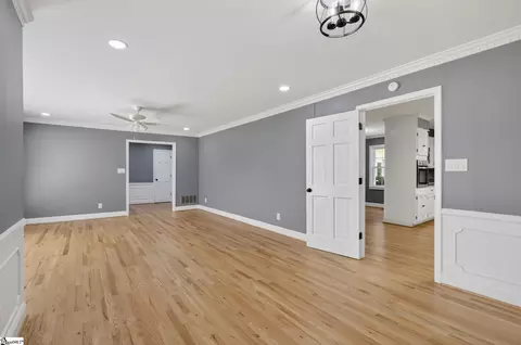 Living - 222 Devon Dr, Mauldin, SC 29662 photo 3 of 8