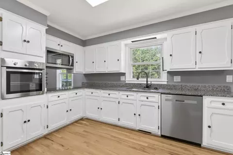 Kitchen - 222 Devon Dr, Mauldin, SC 29662 photo 1 of 2