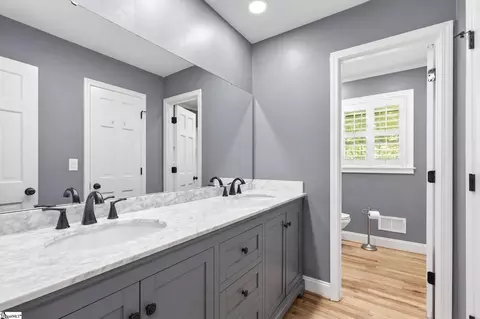 Bath - 222 Devon Dr, Mauldin, SC 29662 photo 1 of 5