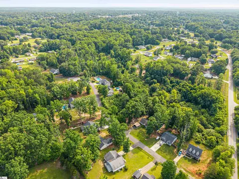 108 Brookside Cir, Honea Path, SC 29654 photo 6