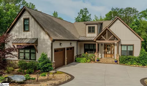 10 Laurel Cove Ln, Travelers Rest, SC 29690