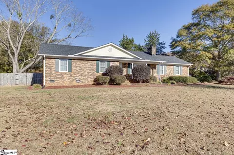Exterior - 216 Hickory Dr, Easley, SC 29642 photo 3 of 7